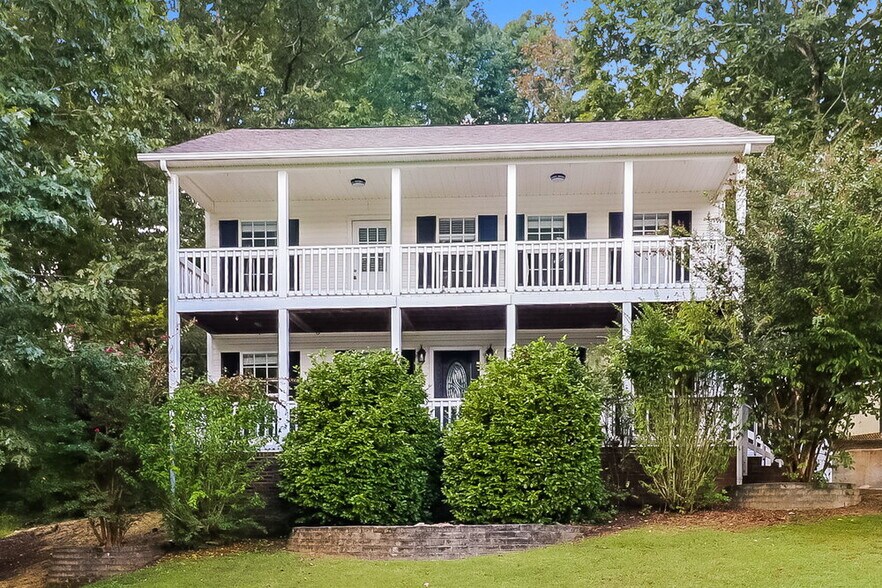 Primary Photo - 1310 Candlewood Dr