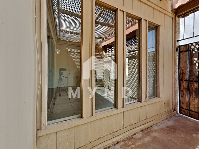 Building Photo - 5100 N Miller Rd Apt 23