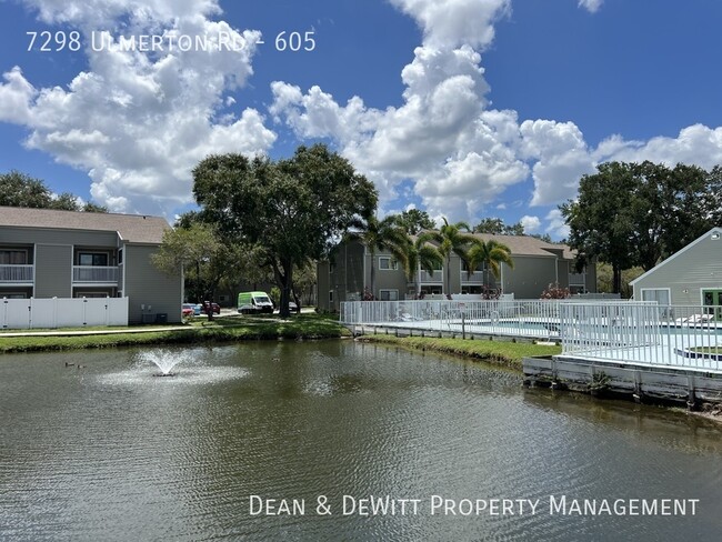 Building Photo - Totally Renovated 1/1 Condo - Pool, Pond, ...