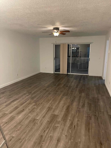 Building Photo - 5651 Rattlesnake Hammock Rd