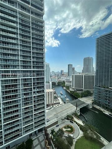 Building Photo - 475 Brickell Ave
