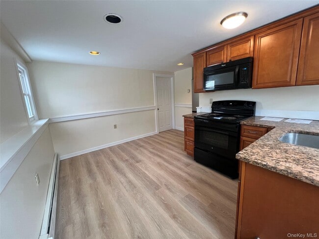 Building Photo - 62 Warwick Rd