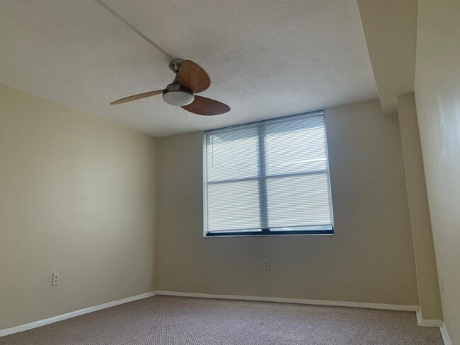 Building Photo - 701 S Madison Ave