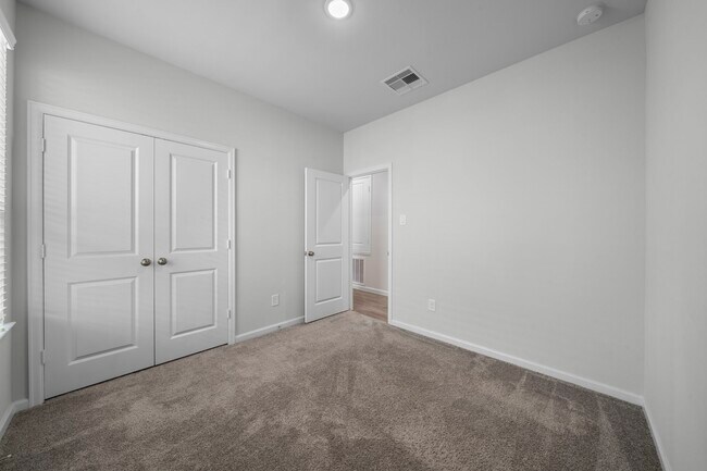 Building Photo - 12927 California Palm Ct