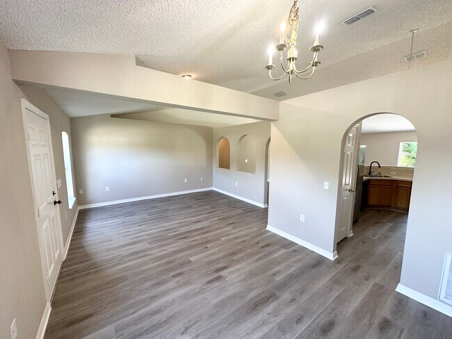 Building Photo - 71 Reidsville Dr