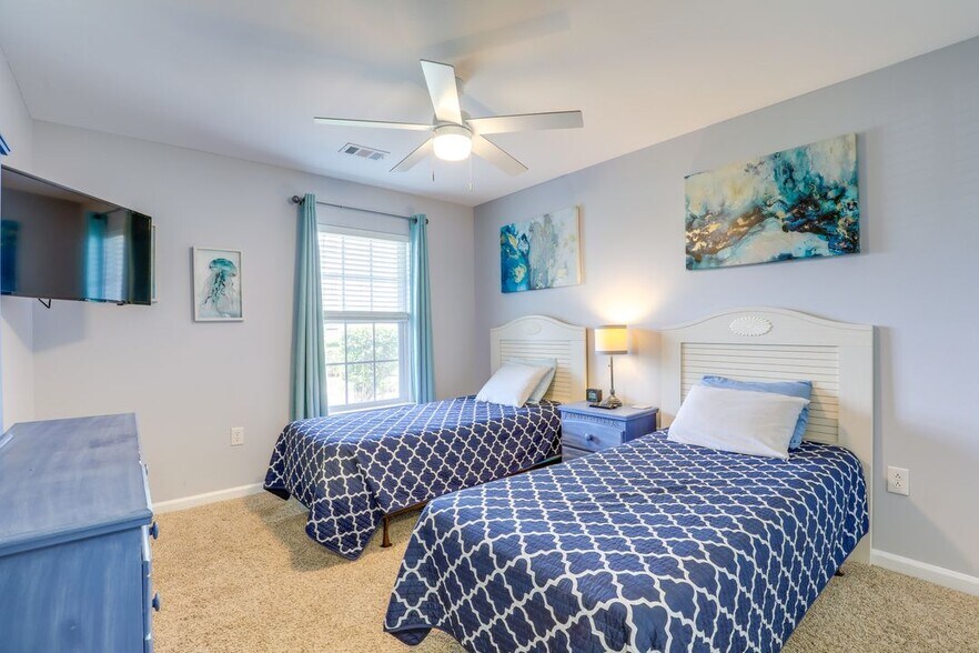 Building Photo - 1278 River Oaks Dr
