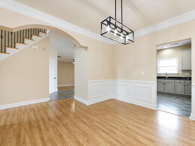 Building Photo - 10836 Clark Street