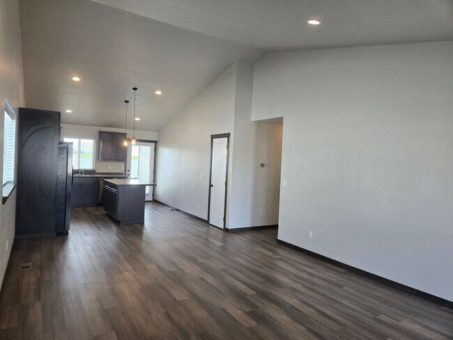 Building Photo - Newer 3 Bed / 2 Bath Single-Level Home in Rathdrum – Brookshire Subdivision