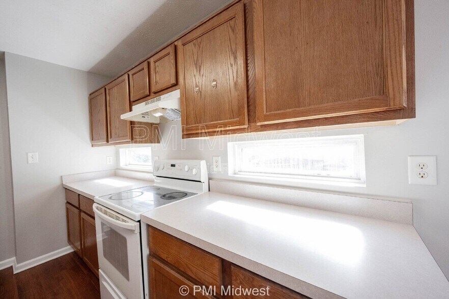 Building Photo - 6623 Dunsdin Dr