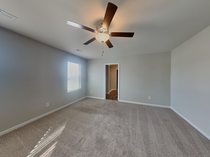 Building Photo - 1041 Cloverdale CT