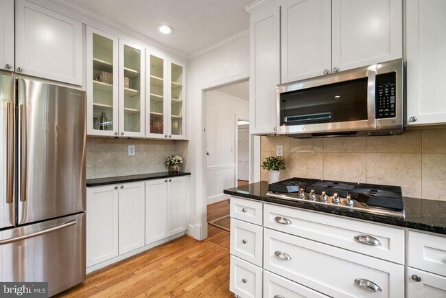 Building Photo - 4008 Rosemary St