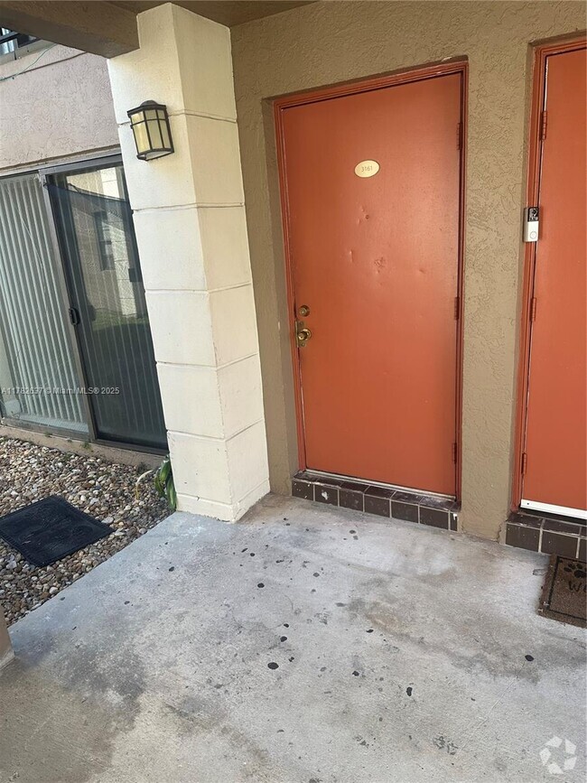 Building Photo - 3161 Coral Ridge Dr