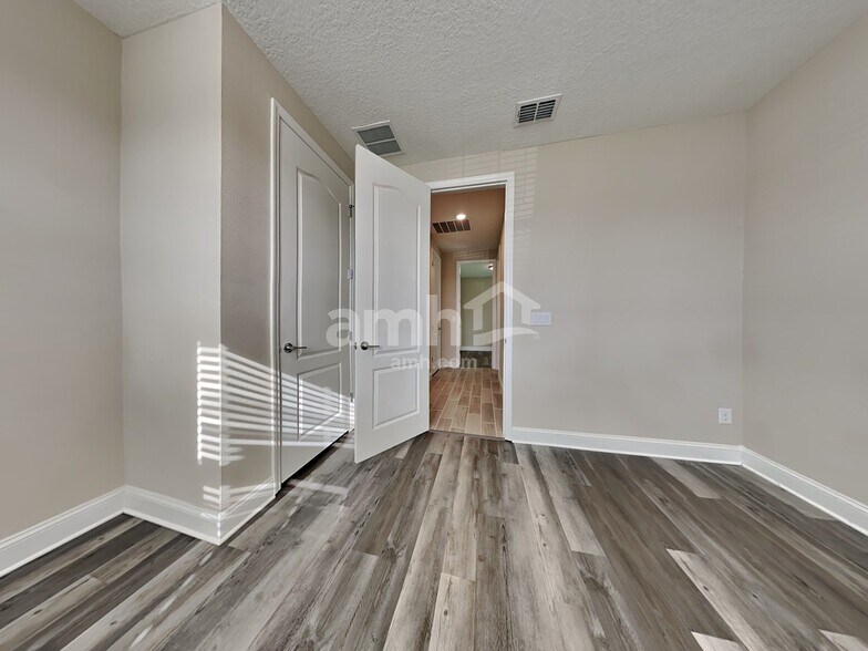 Building Photo - 64 Cobalt Ln