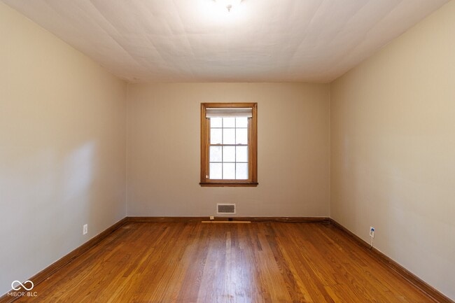 Building Photo - 6353 Riverview Dr