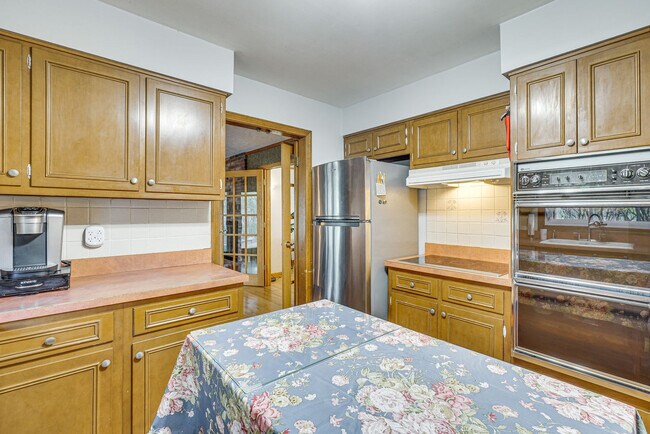 Building Photo - 970 Sandy Ln