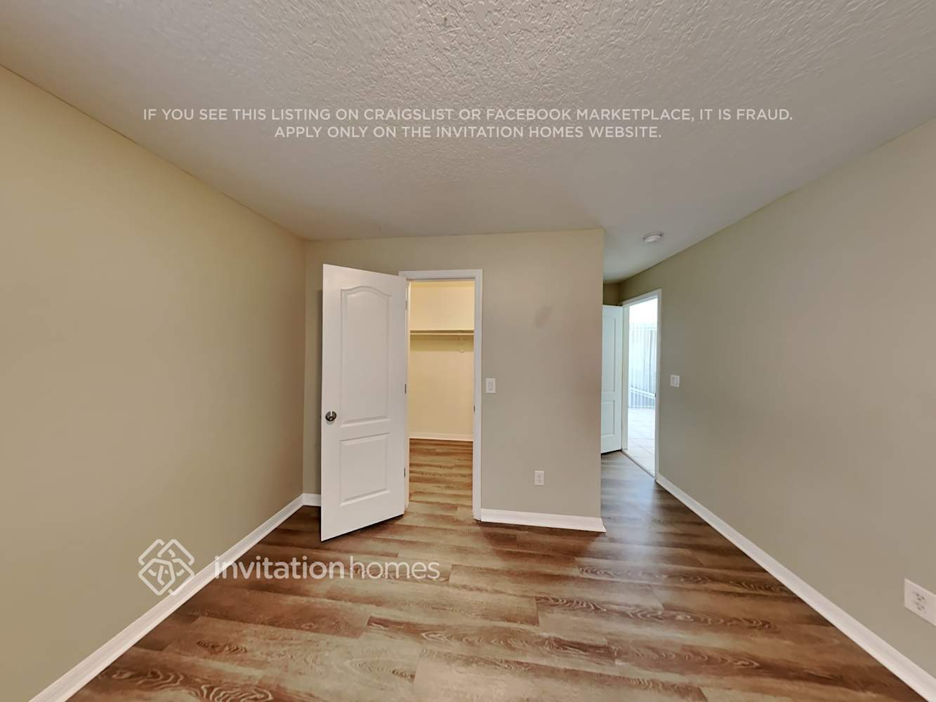 Building Photo - 10502 Smt Lks Ln