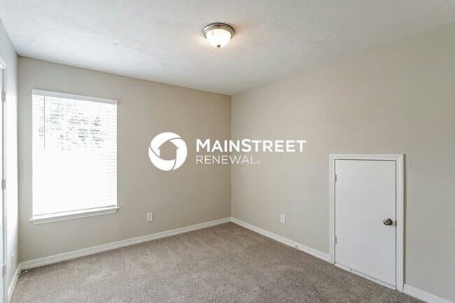 Building Photo - 3 Bedroom Pet-Friendly Home in LA VERGNE, ...