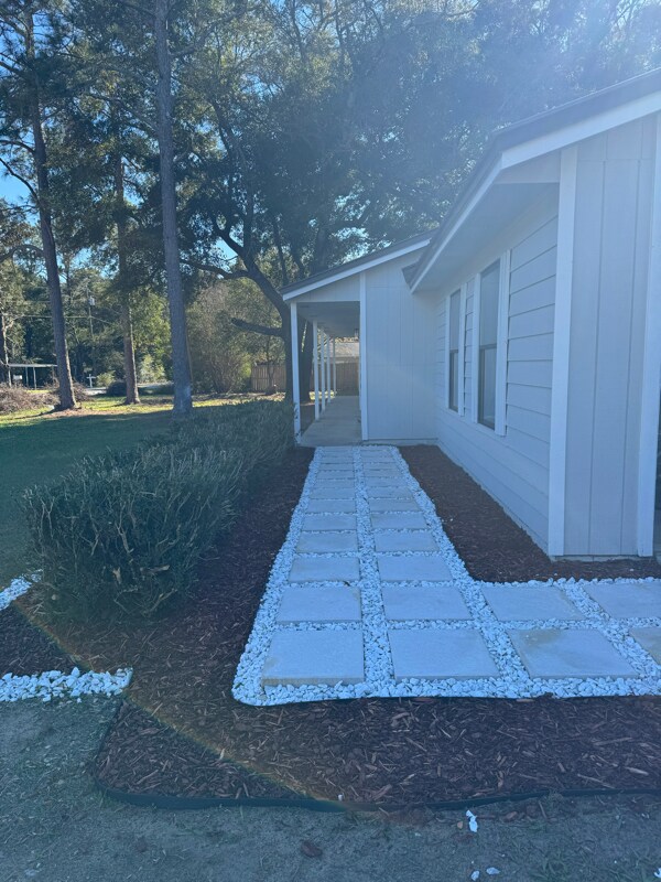 Building Photo - 5818 Pinecrest Rd