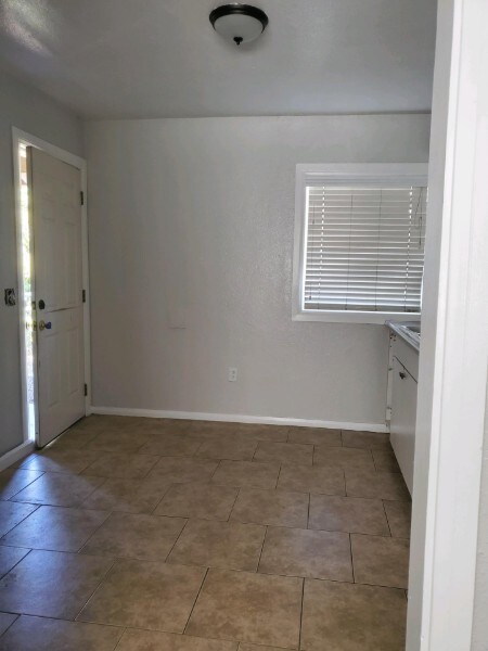 Building Photo - 3245 Depot St