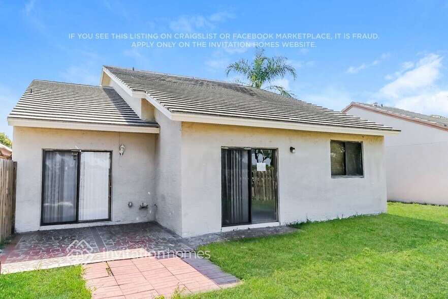 Building Photo - 5808 Strawberry Lakes Cir