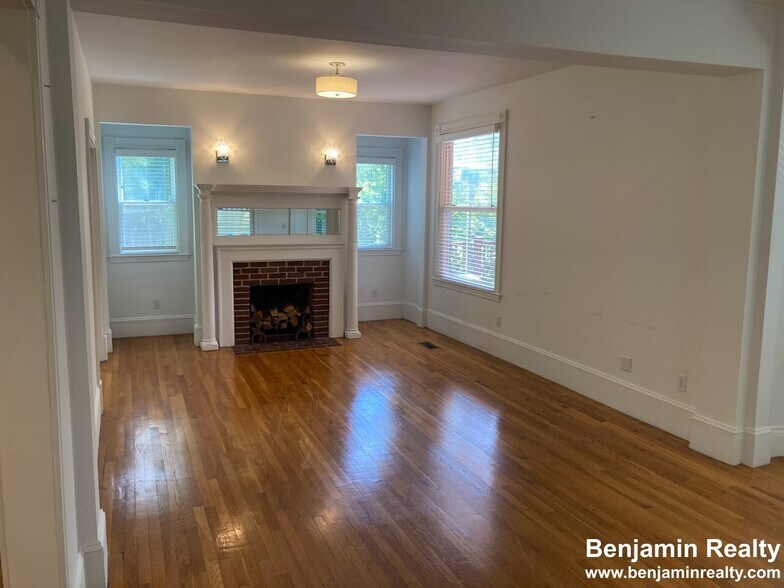 Building Photo - 25 Mason Ter