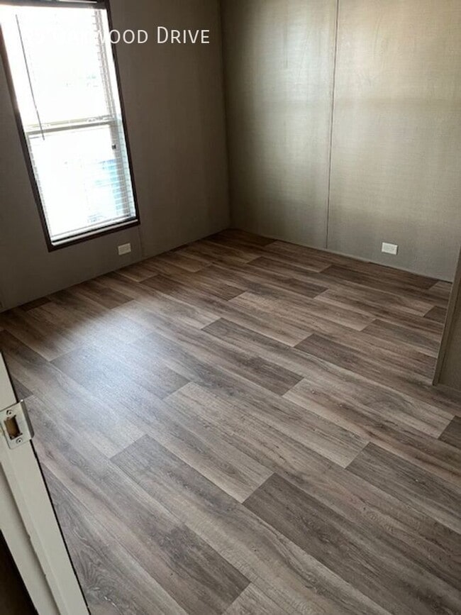 Building Photo - 85 Oakwood Dr