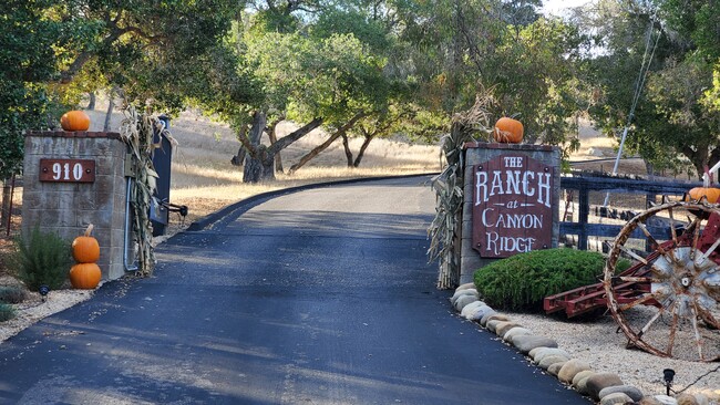 Primary Photo - 910 Canyon Ridge Rd