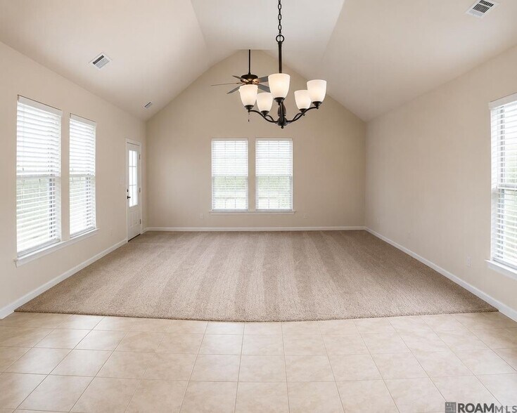 Building Photo - 1418 Gardenia Ln