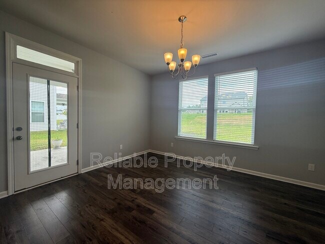 Building Photo - 658 Cupota Dr