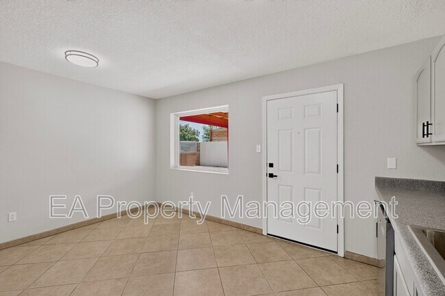 Building Photo - 5748 Pinon Flats Rd NW