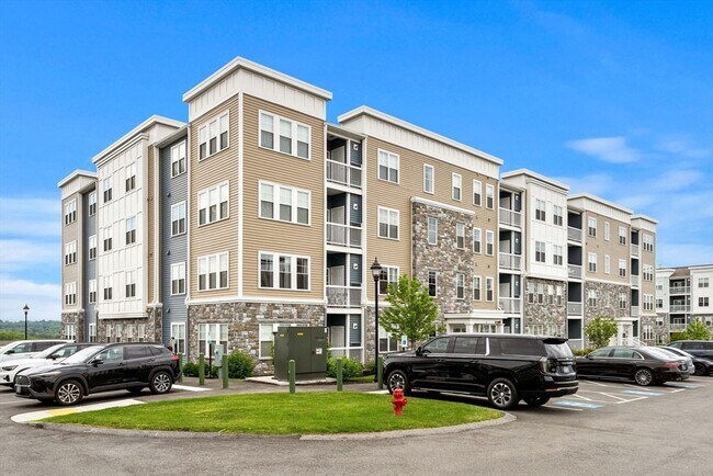Building Photo - 4 Stratton Dr