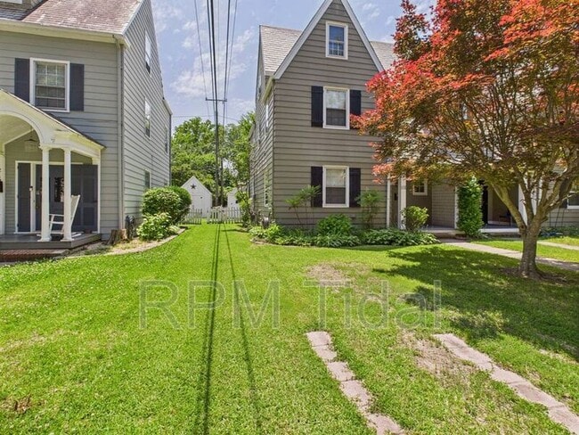 Building Photo - 217 Palen Ave