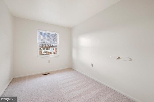 Building Photo - 105 Cameron St