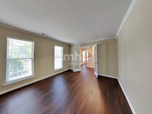 Building Photo - 190 Royalton Rd