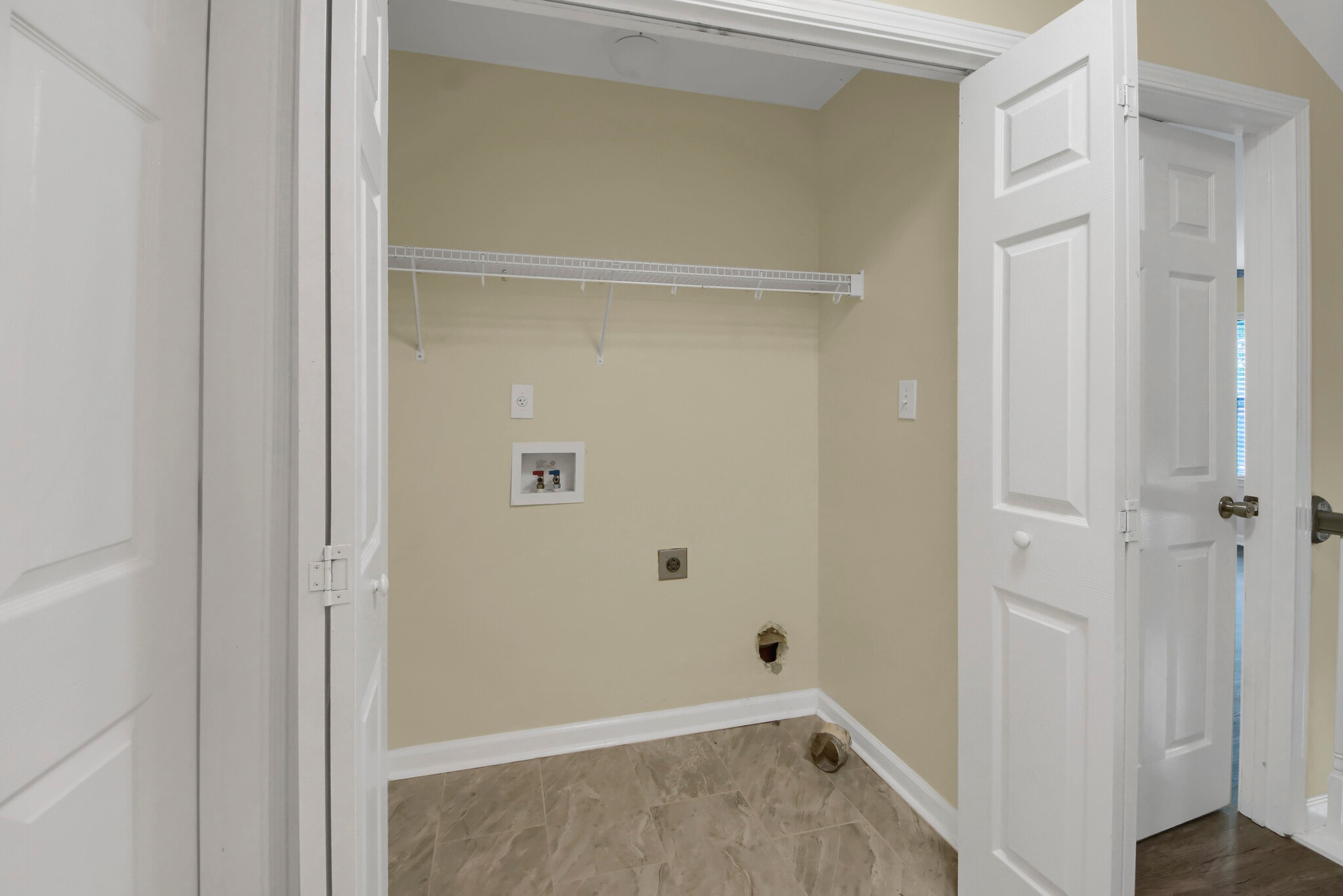 Building Photo - 2524 Laurel Cir NW