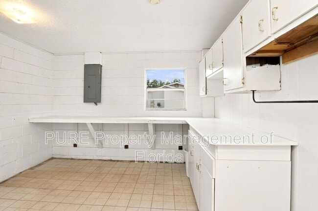 Building Photo - 12300 SE 128th Ct