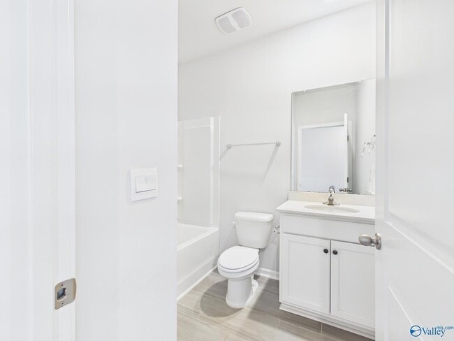 Building Photo - 506 E River Landing Blvd