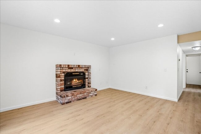 Building Photo - 924 Shellwood Way