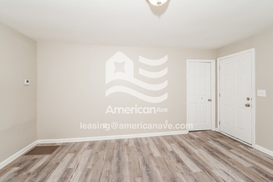 Building Photo - 1240 4th Pl