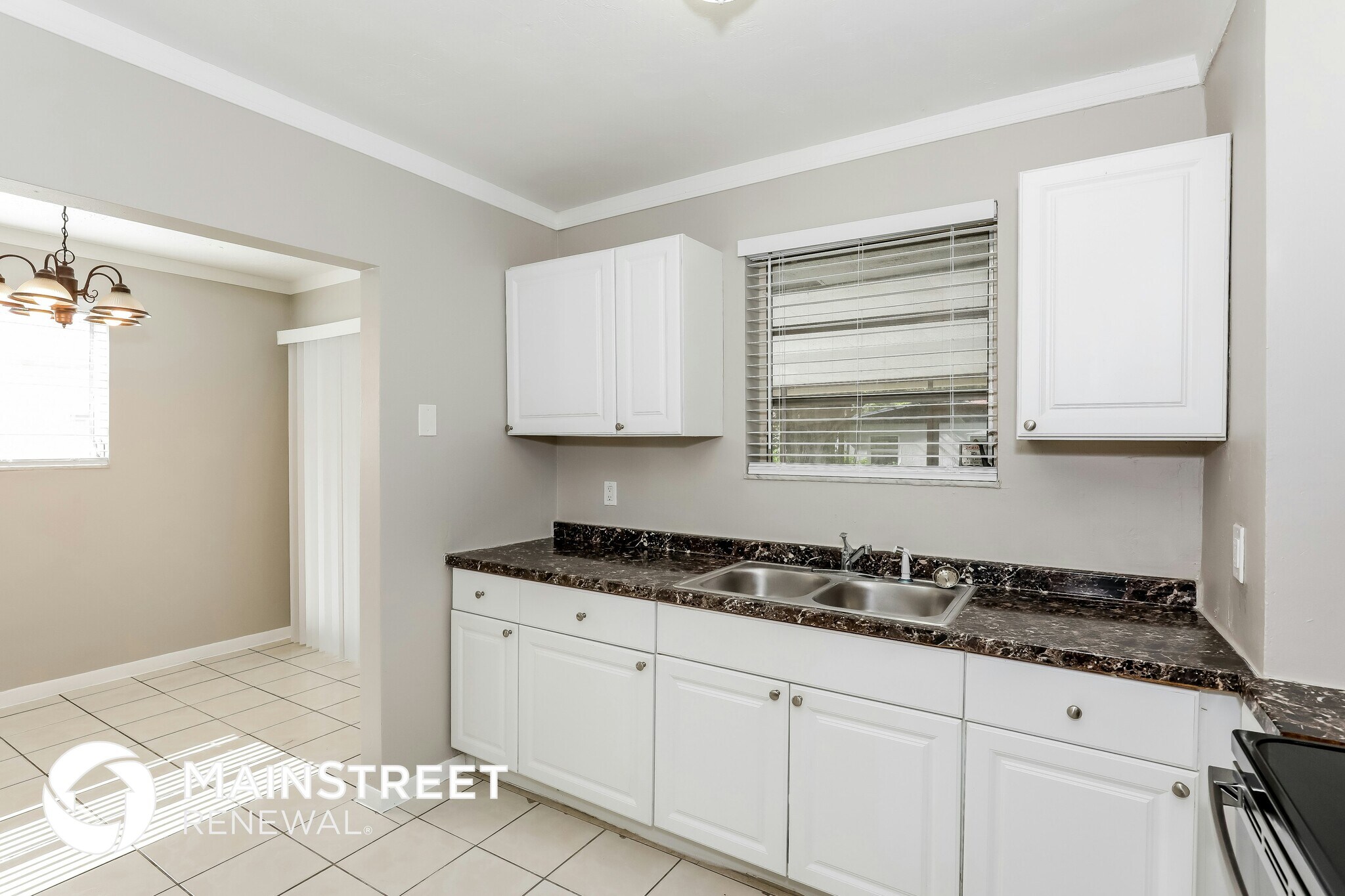 Building Photo - 381 NE 164th St