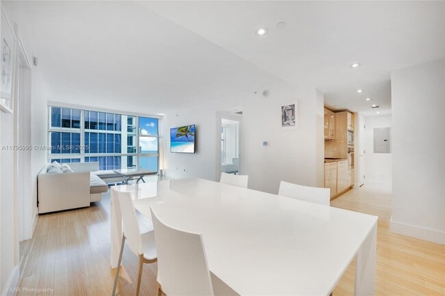 Building Photo - 6801 Collins Ave