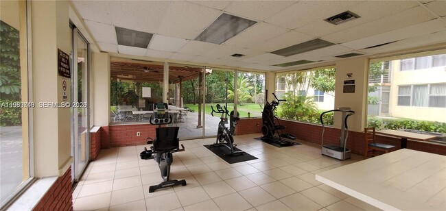 Building Photo - 17890 W Dixie Hwy