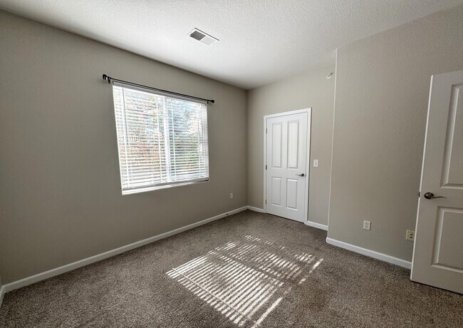 Building Photo - 8465 S Holland Way