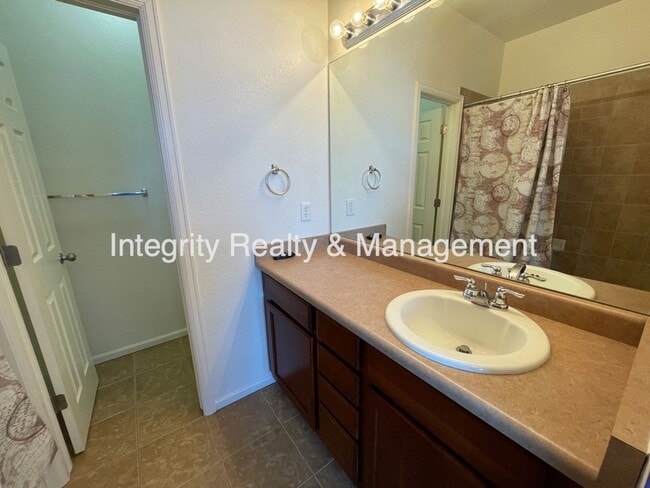 Building Photo - 1399 Turnberry Pl