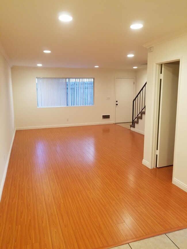 Building Photo - 2612 Mathews Ave