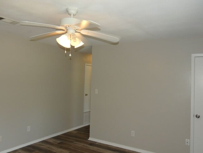 Building Photo - 3-Bedroom Home- LVP Throughout