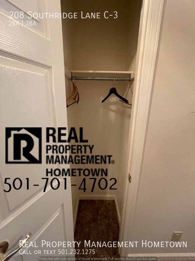 Building Photo - HALF OFF FIRST MONTH! Beautiful and Spacio...