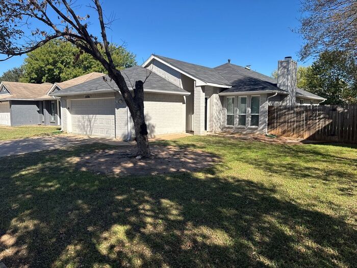 Building Photo - 14306 Vandever St