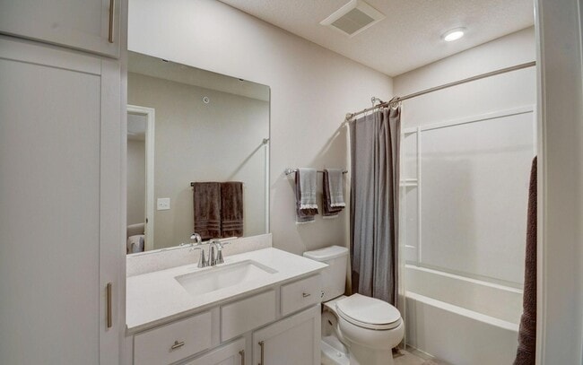 Building Photo - 1203 Lower 143rd St E