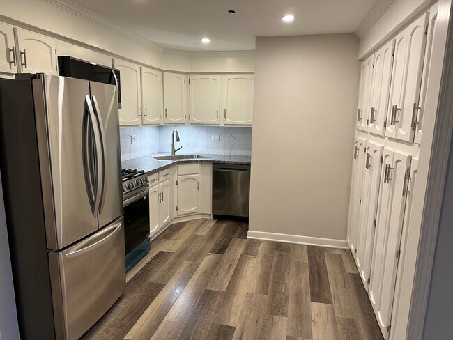 Building Photo - 249 N Gregory St